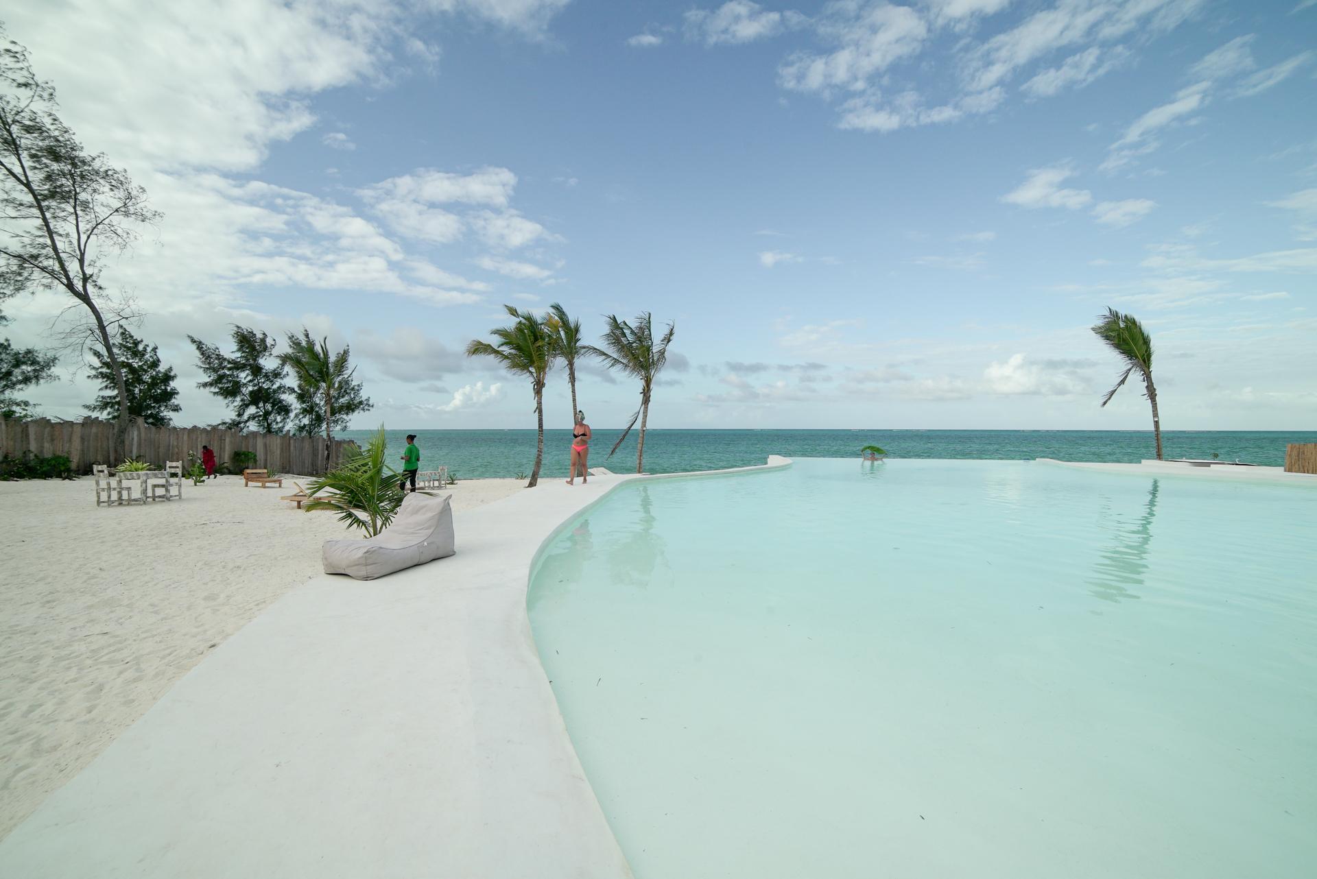 קיוונגווה Zanbluu Beach Hotel מראה חיצוני תמונה
